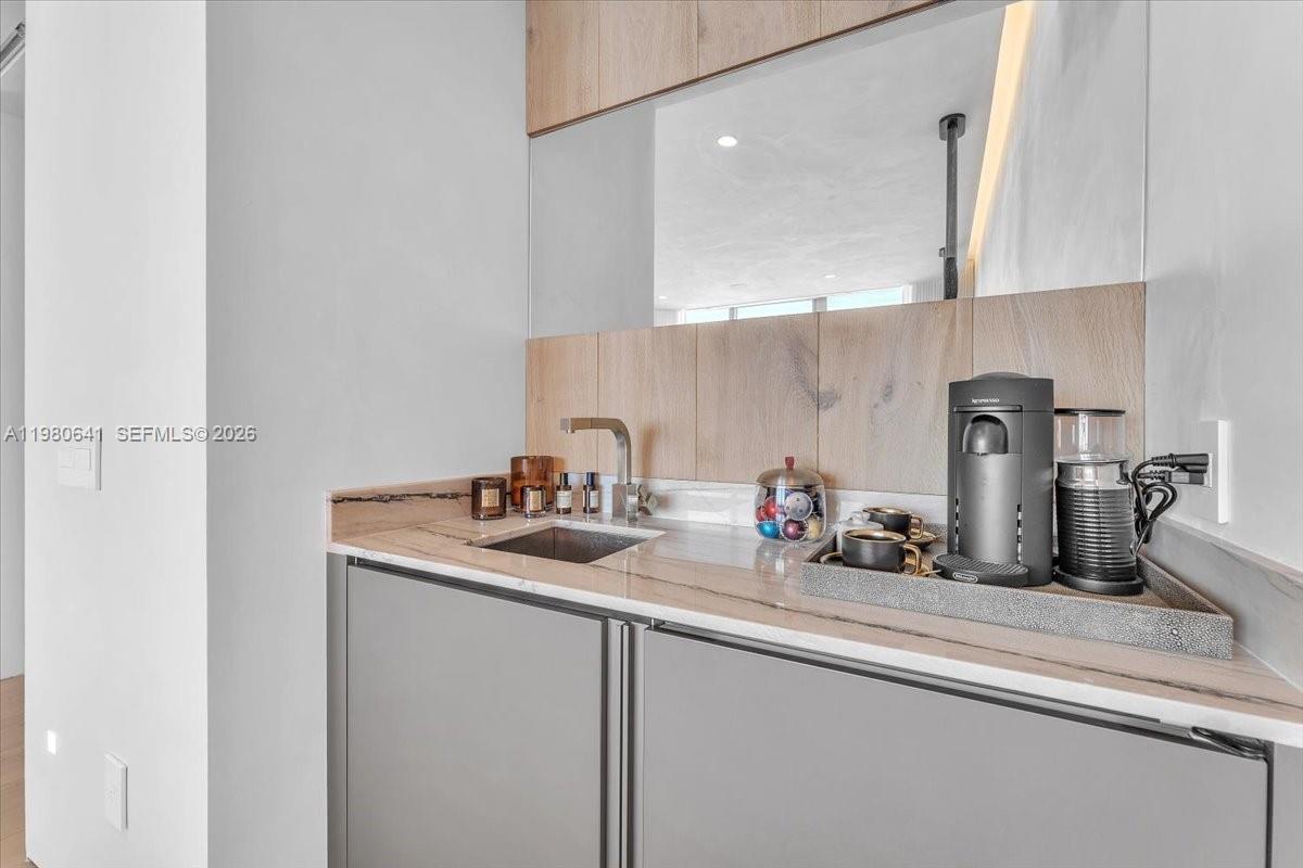 18975 Collins Ave #5302+Cabana 6, Sunny Isles Beach FL 33160