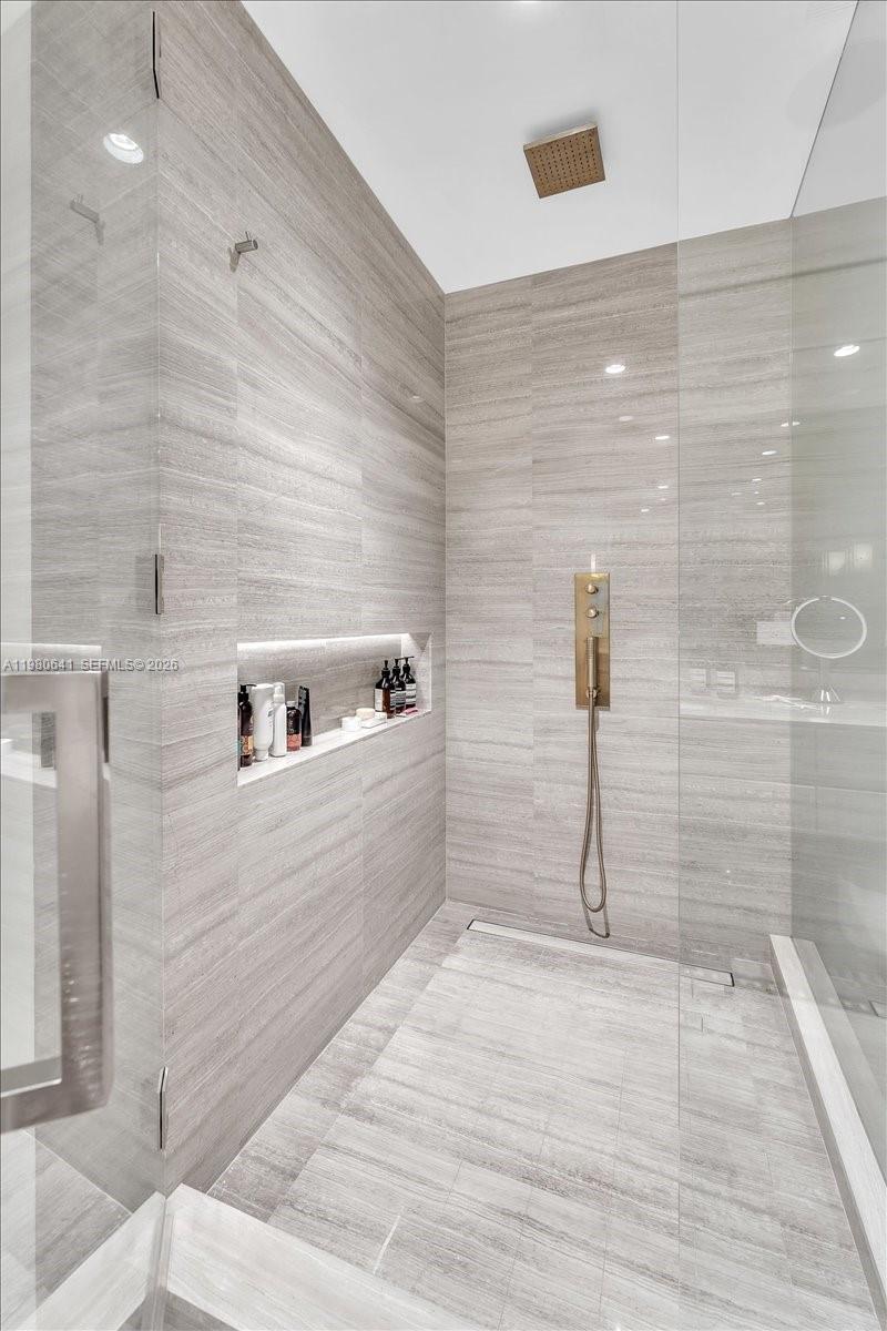 18975 Collins Ave #5302+Cabana 6, Sunny Isles Beach FL 33160