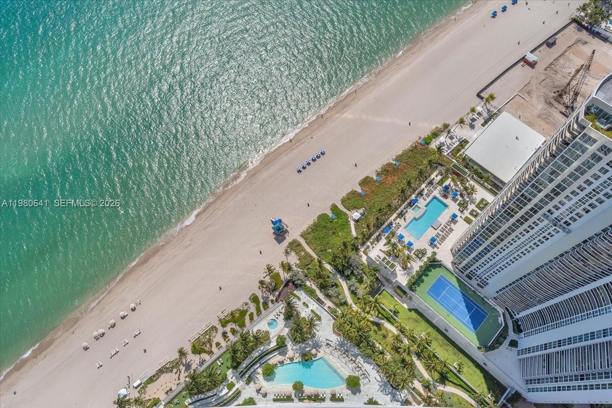 18975 Collins Ave #5302+Cabana 6, Sunny Isles Beach FL 33160