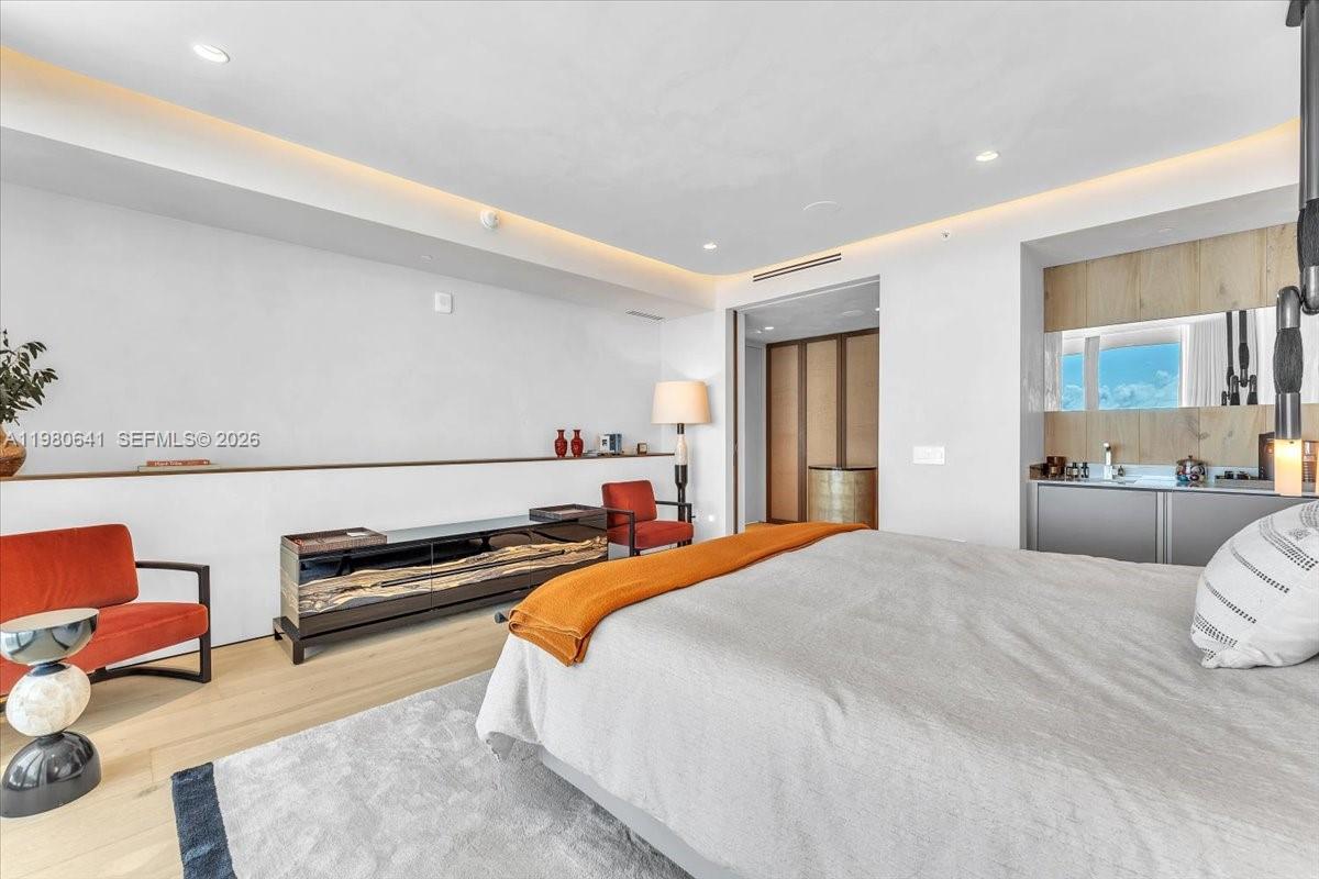 18975 Collins Ave #5302+Cabana 6, Sunny Isles Beach FL 33160