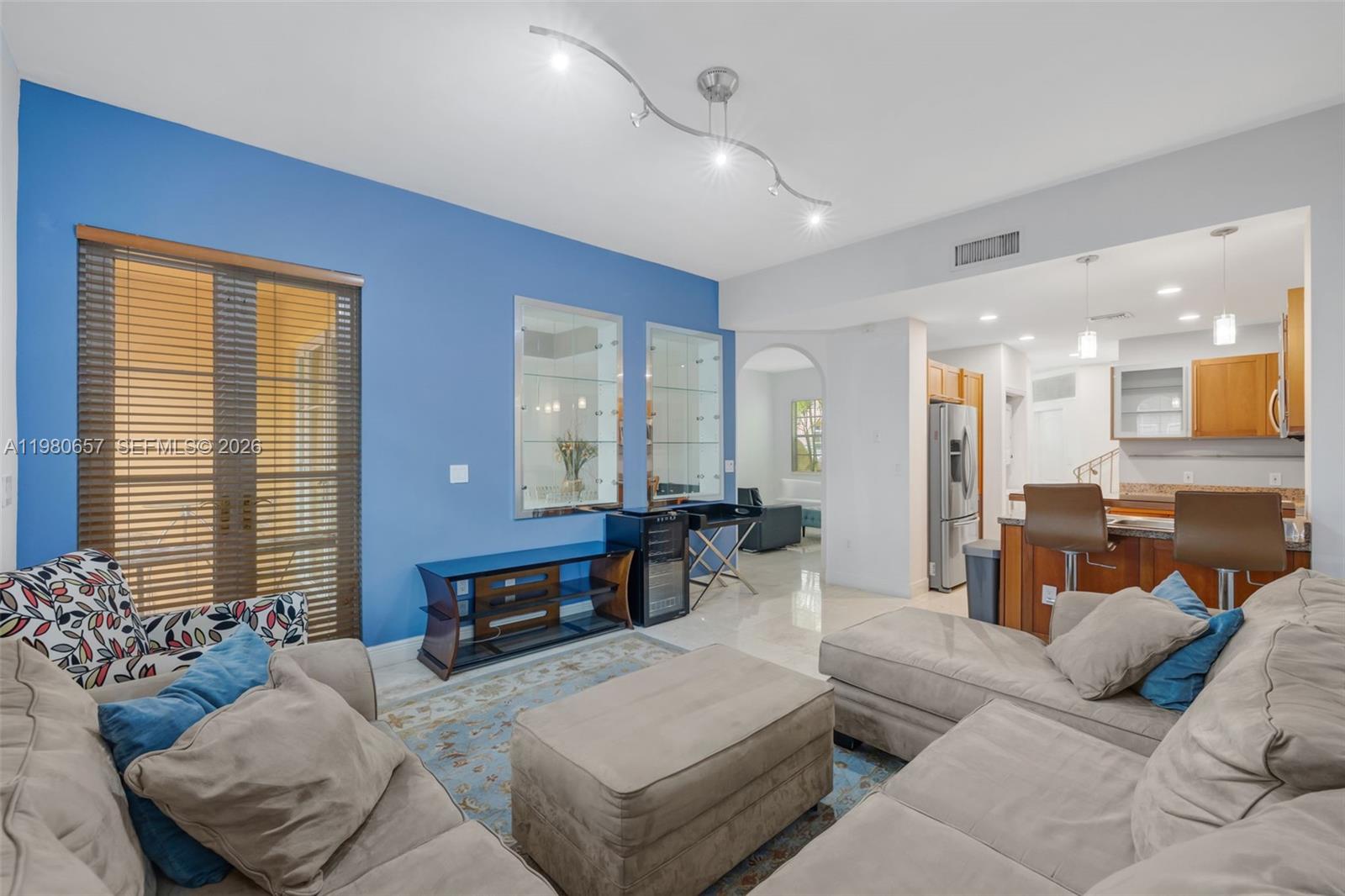 18450 NE 30th place, Aventura FL 33160