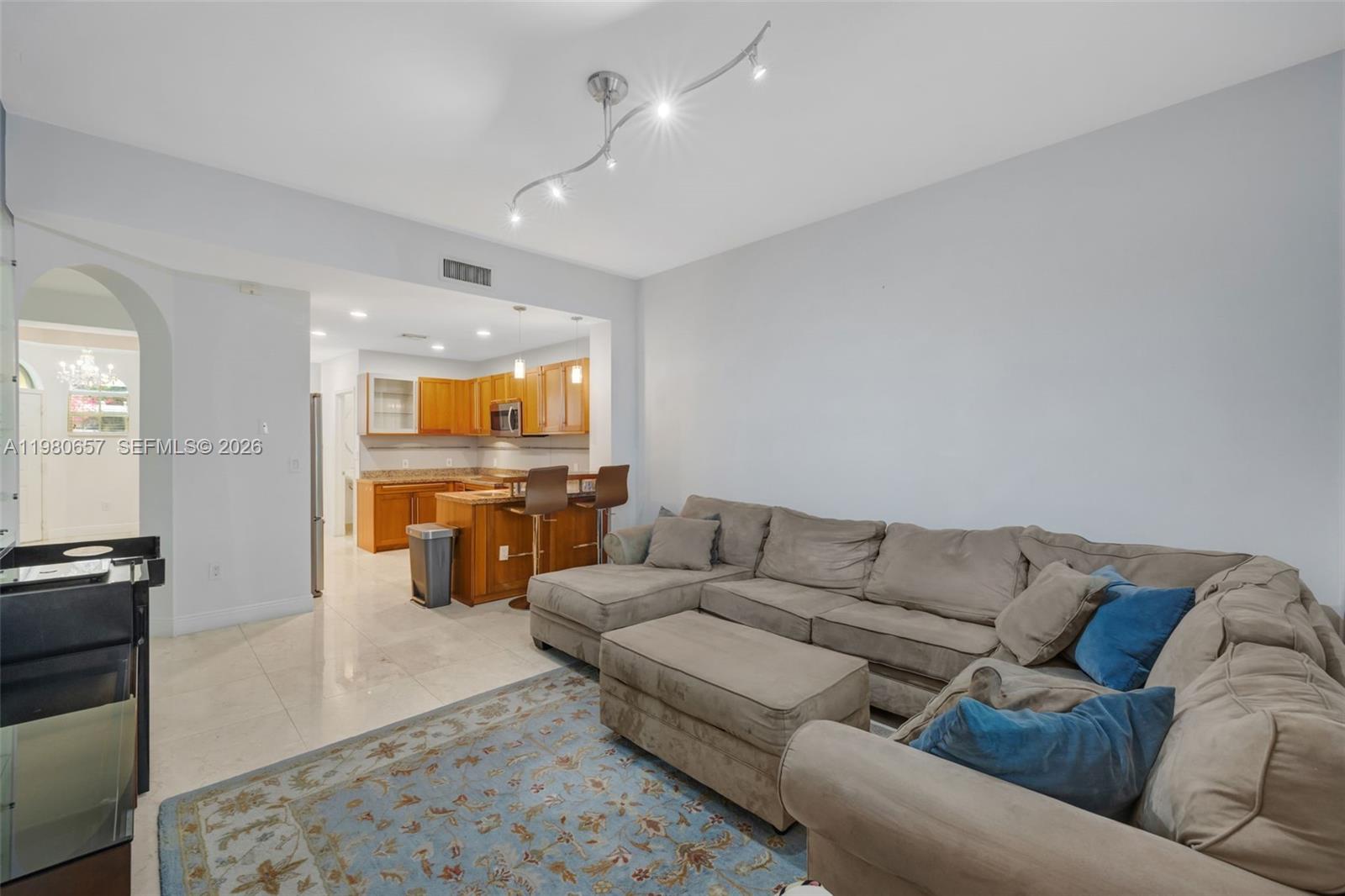 18450 NE 30th place, Aventura FL 33160