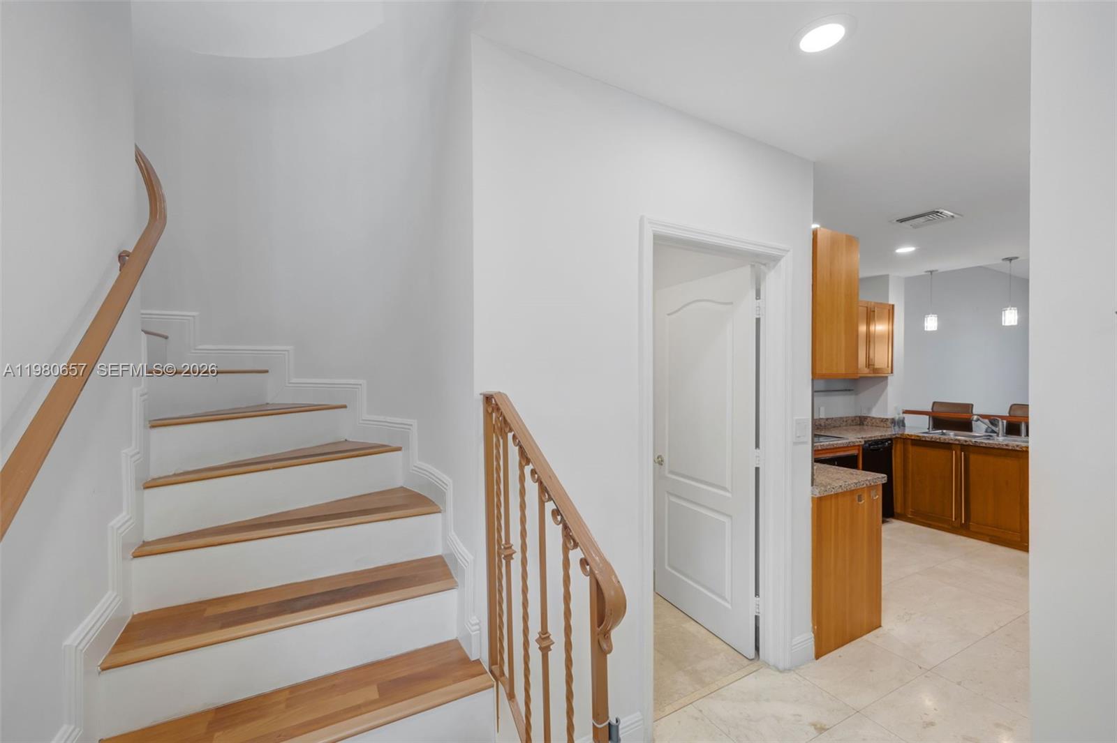 18450 NE 30th place, Aventura FL 33160