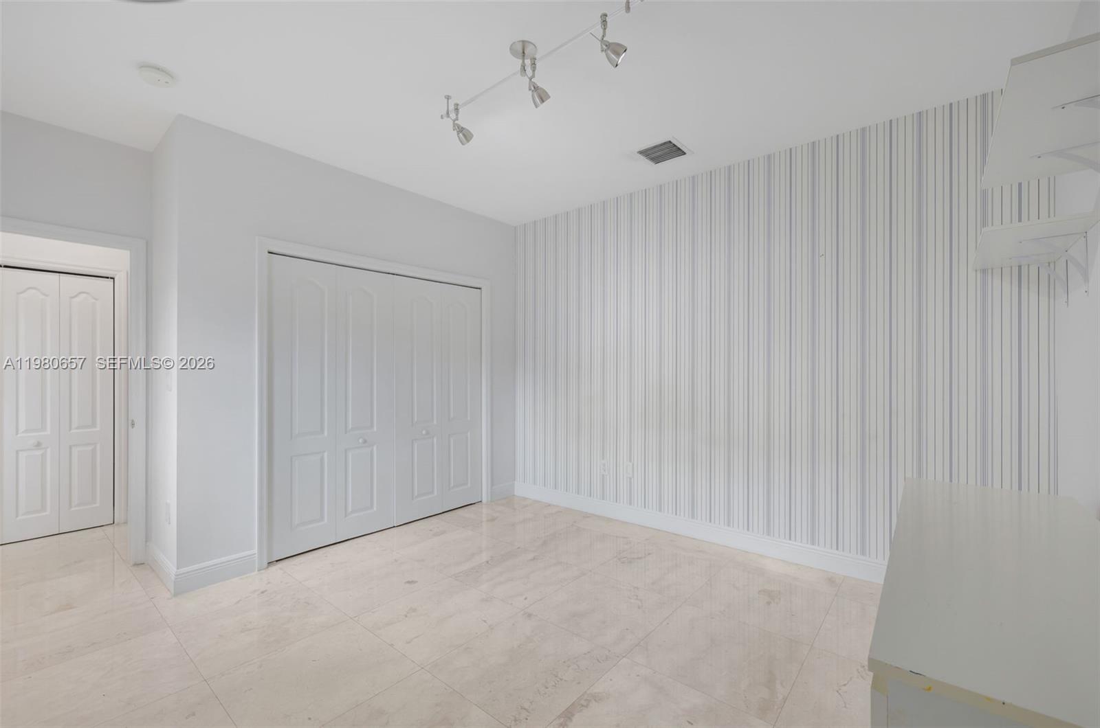 18450 NE 30th place, Aventura FL 33160