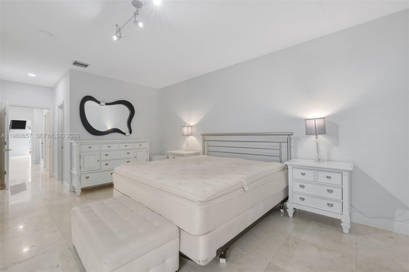 18450 NE 30th place, Aventura FL 33160
