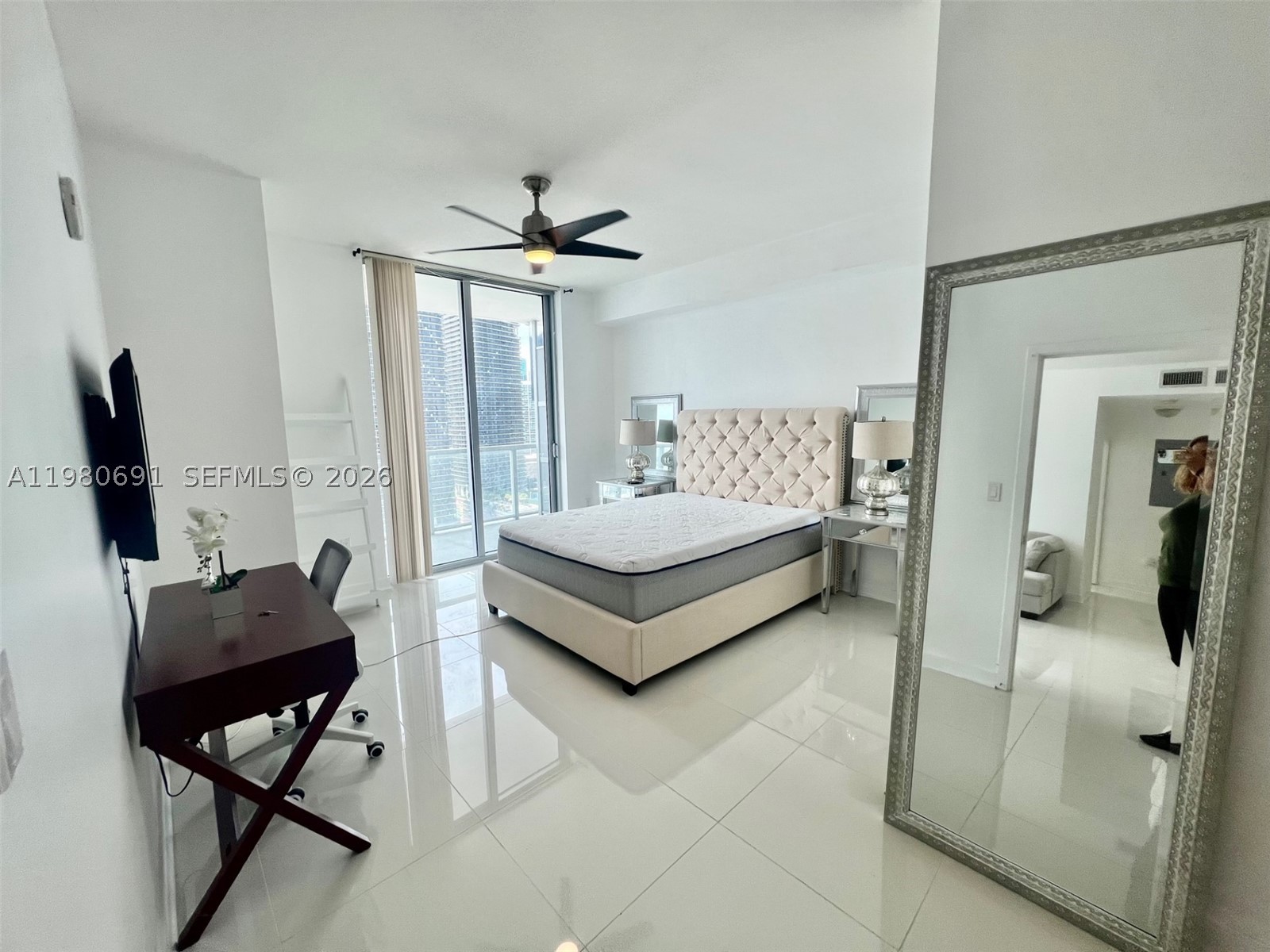 1111 SW 1st Ave #3223, Miami FL 33130