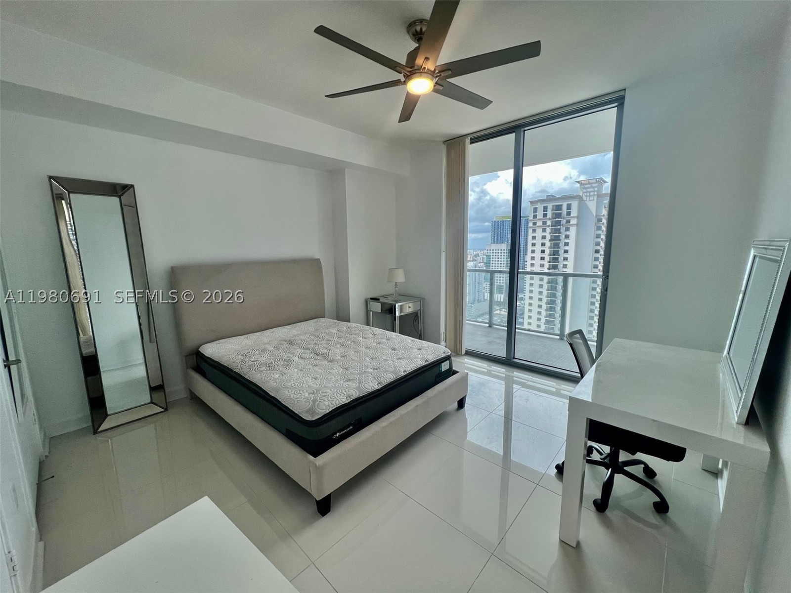 1111 SW 1st Ave #3223, Miami FL 33130