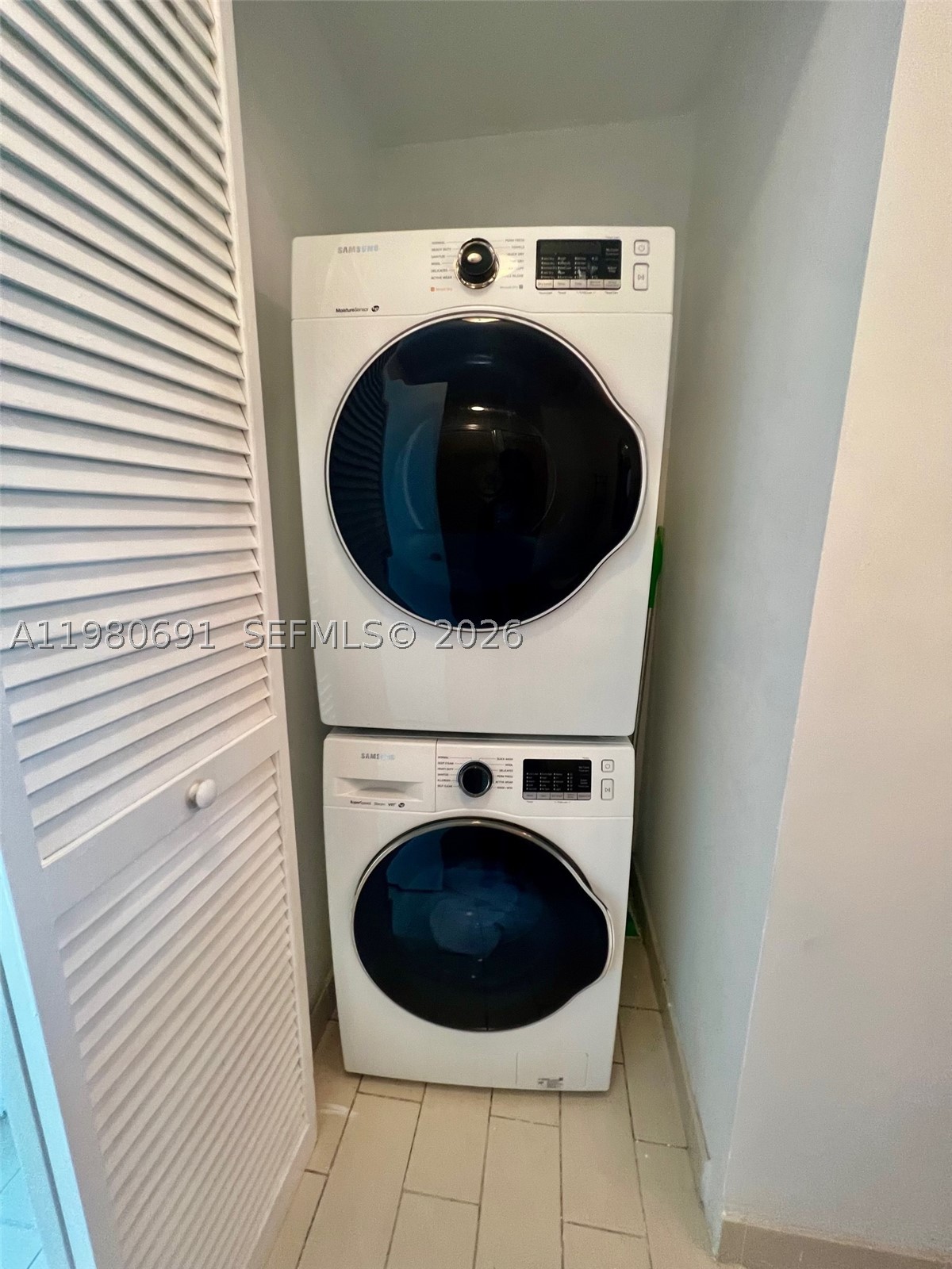 1111 SW 1st Ave #3223, Miami FL 33130