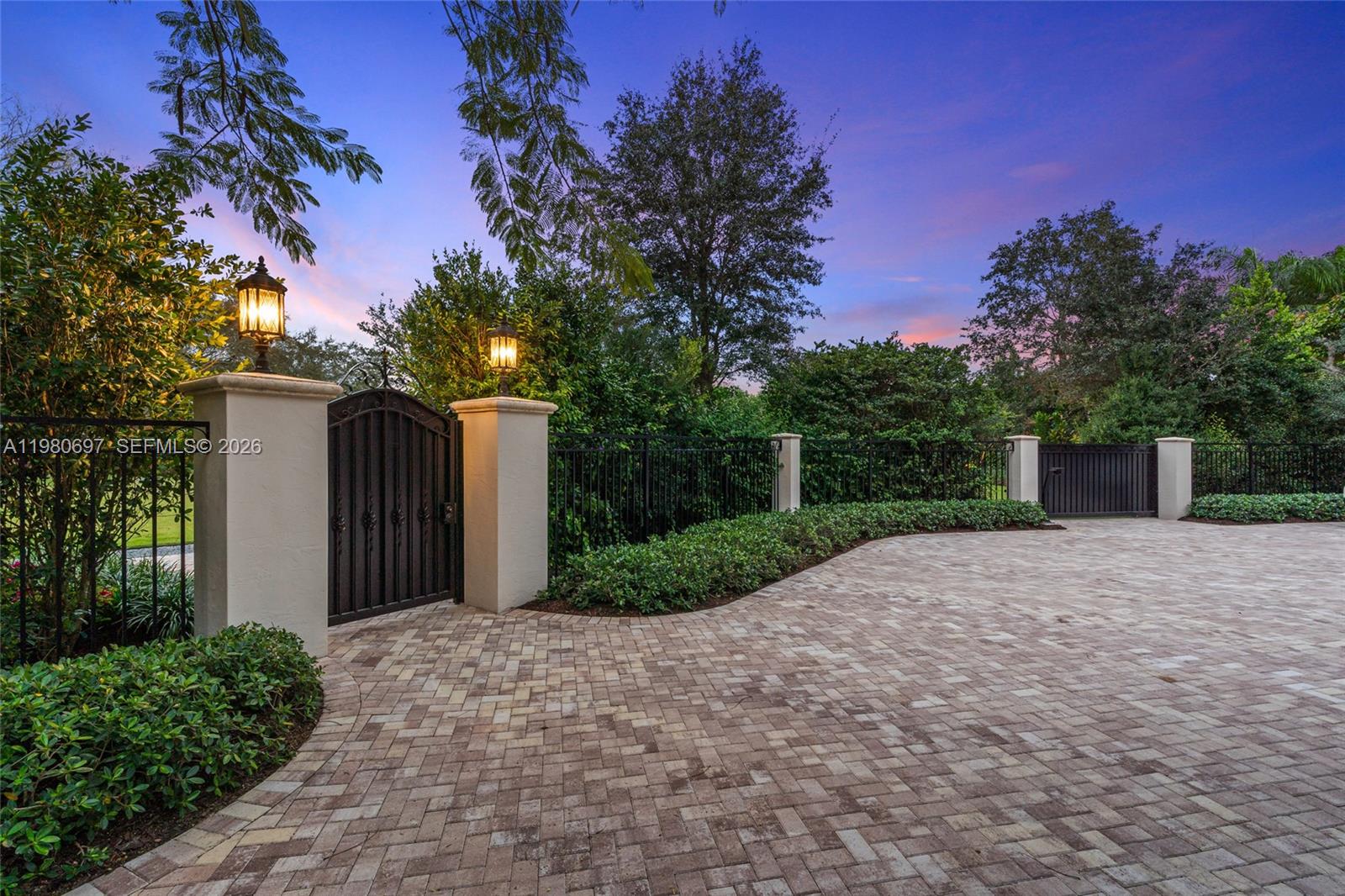 6255 SW 133rd St, Pinecrest FL 33156
