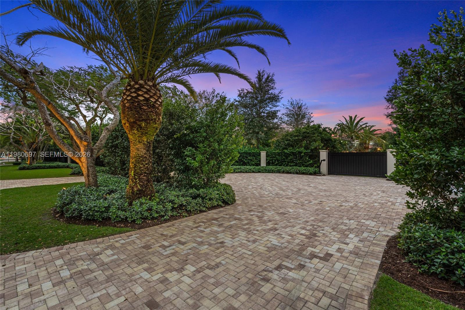 6255 SW 133rd St, Pinecrest FL 33156