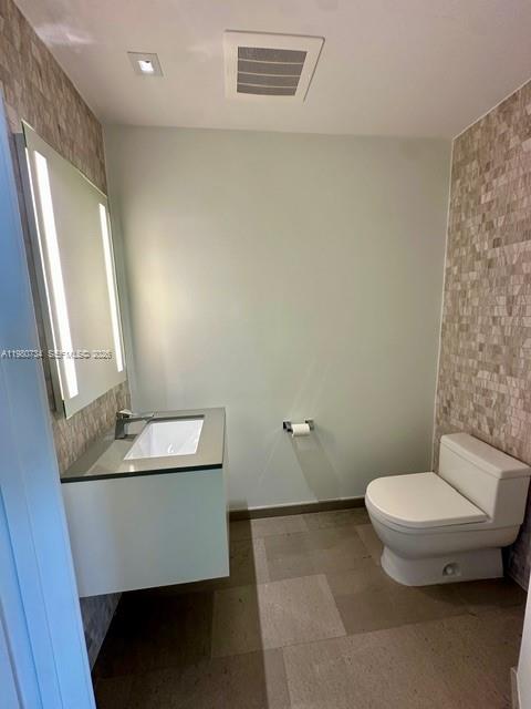 68 SE 6th St #2511, Miami FL 33131