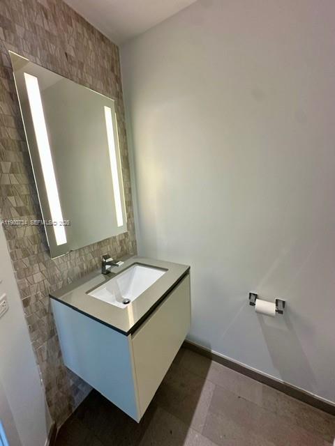 68 SE 6th St #2511, Miami FL 33131
