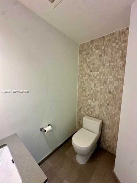68 SE 6th St #2511, Miami FL 33131