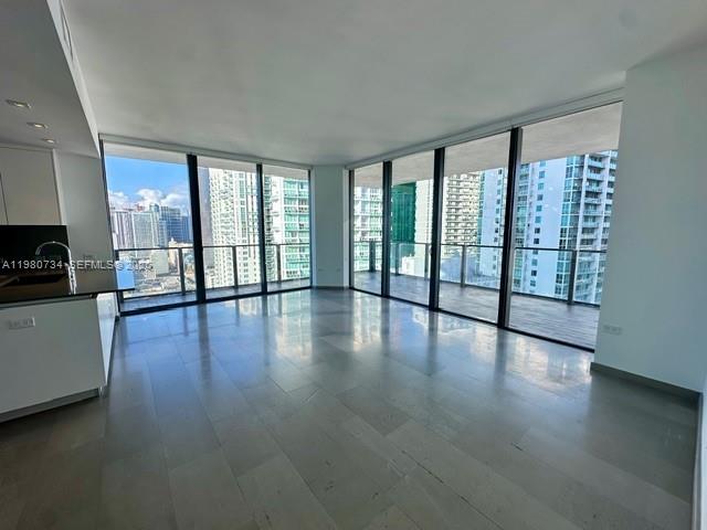 68 SE 6th St #2511, Miami FL 33131