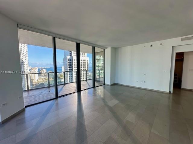68 SE 6th St #2511, Miami FL 33131