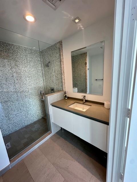 68 SE 6th St #2511, Miami FL 33131