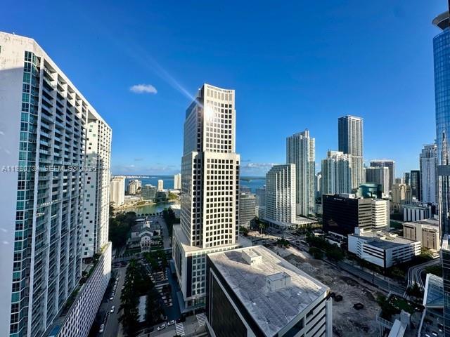 68 SE 6th St #2511, Miami FL 33131