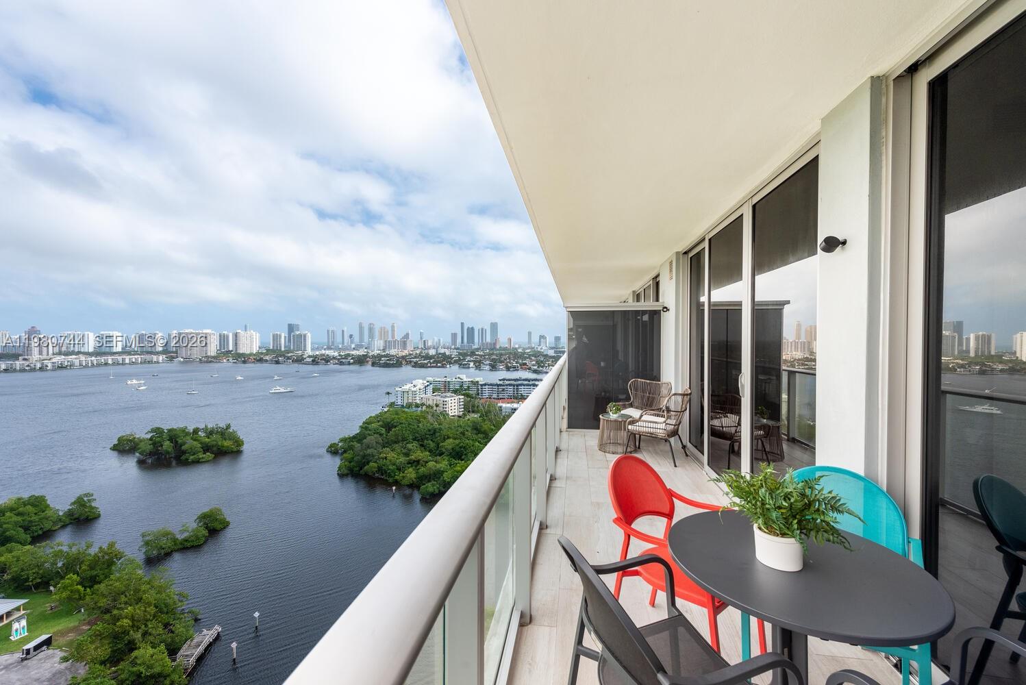 16385 Biscayne Blvd #2304, North Miami Beach FL 33160