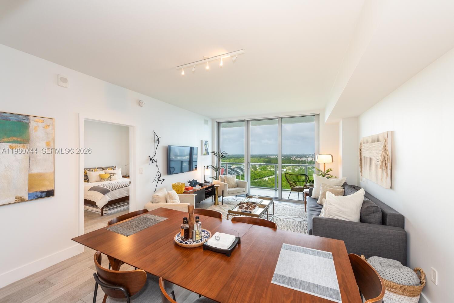 16385 Biscayne Blvd #2304, North Miami Beach FL 33160