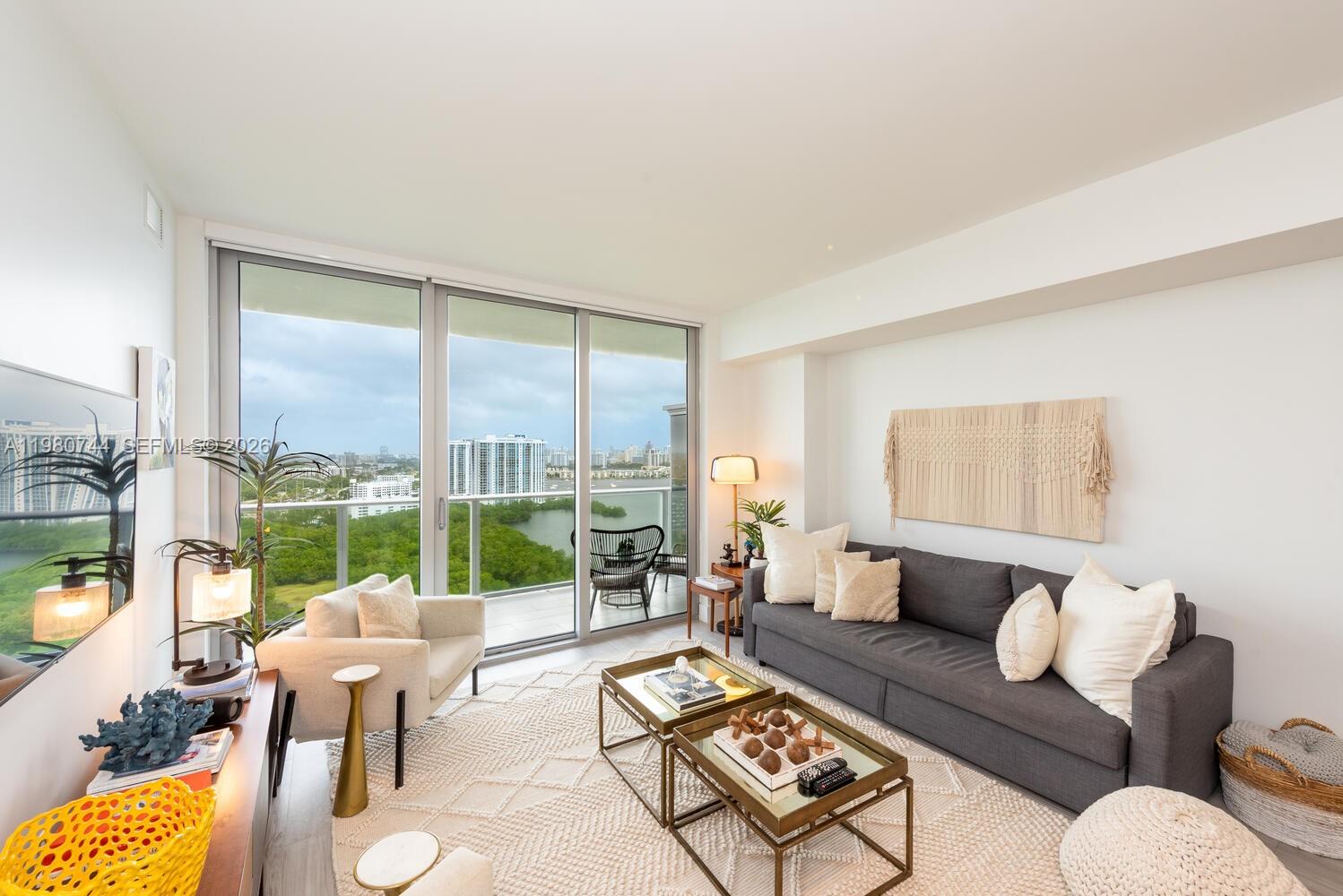16385 Biscayne Blvd #2304, North Miami Beach FL 33160