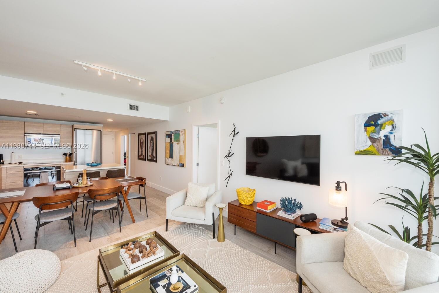 16385 Biscayne Blvd #2304, North Miami Beach FL 33160
