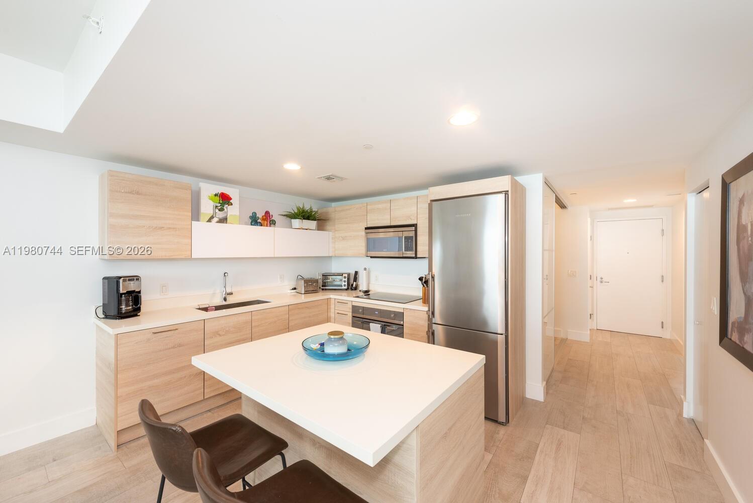 16385 Biscayne Blvd #2304, North Miami Beach FL 33160