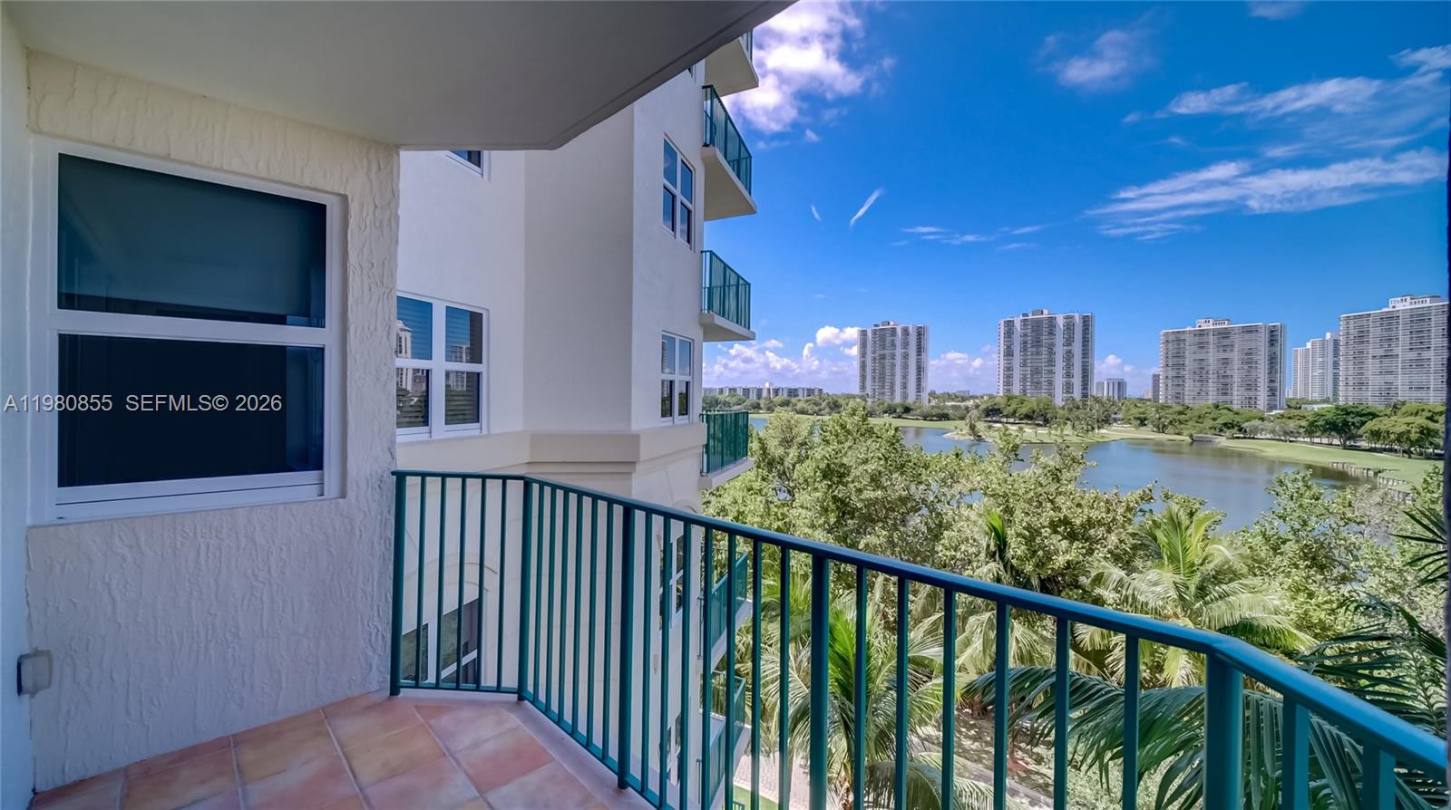 20000 E Country Club Dr #512, Aventura FL 33180