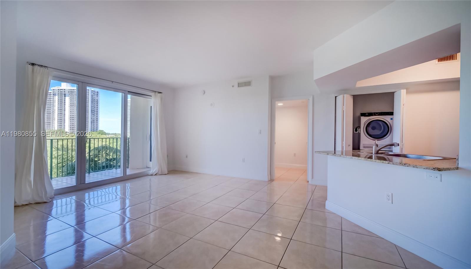 20000 E Country Club Dr #512, Aventura FL 33180