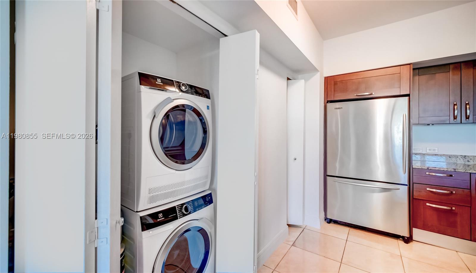 20000 E Country Club Dr #512, Aventura FL 33180