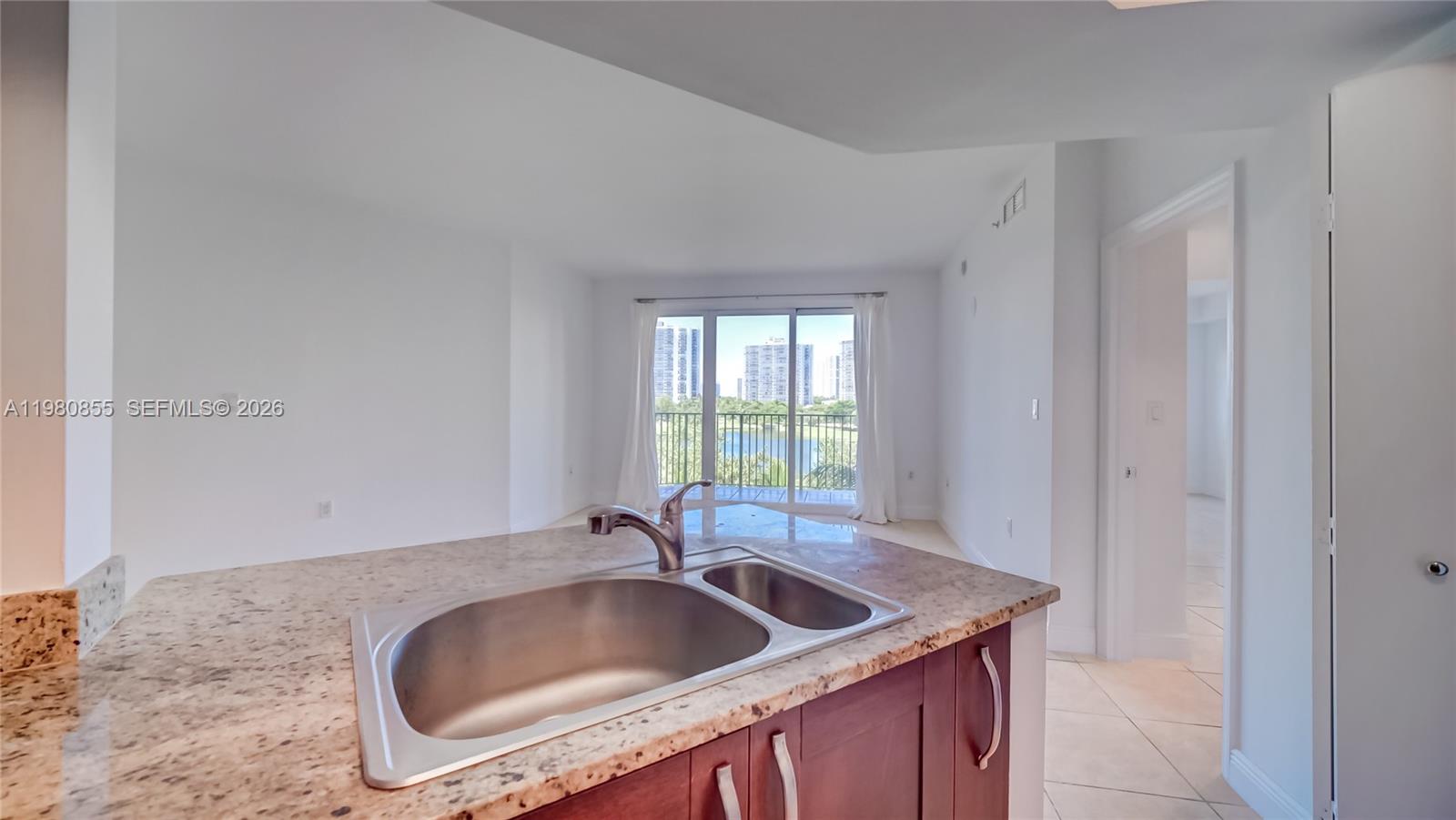 20000 E Country Club Dr #512, Aventura FL 33180