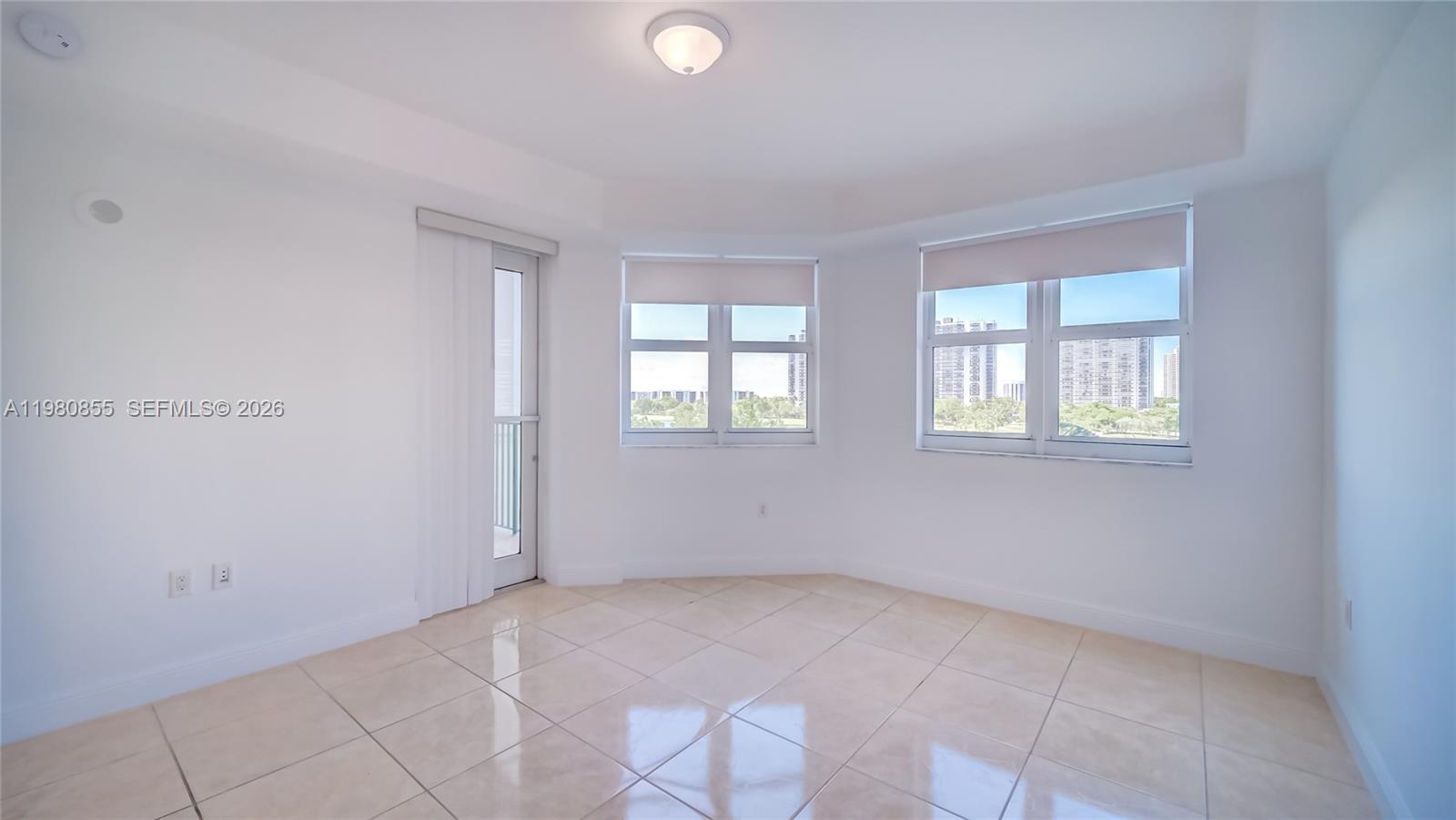 20000 E Country Club Dr #512, Aventura FL 33180