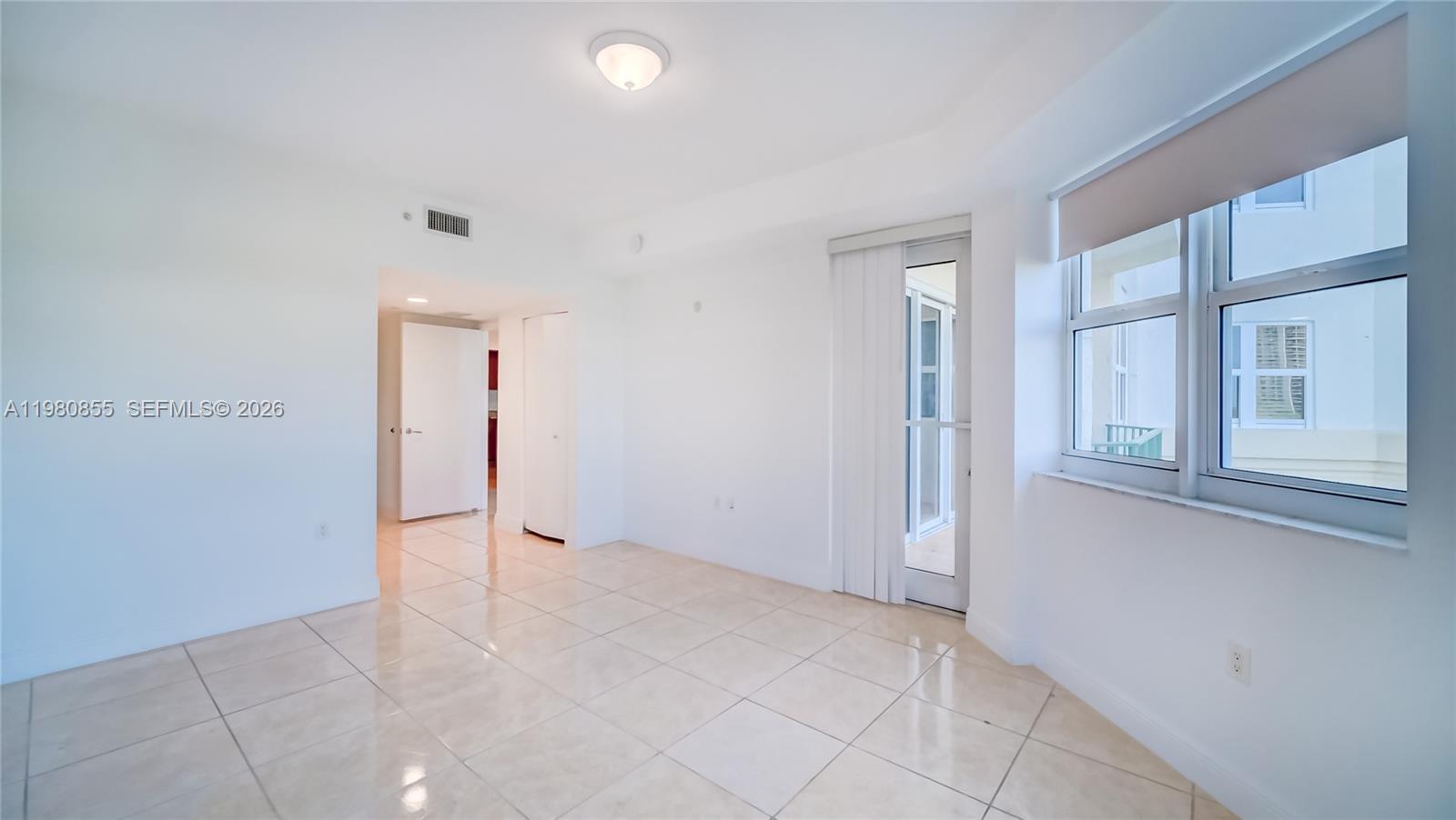 20000 E Country Club Dr #512, Aventura FL 33180