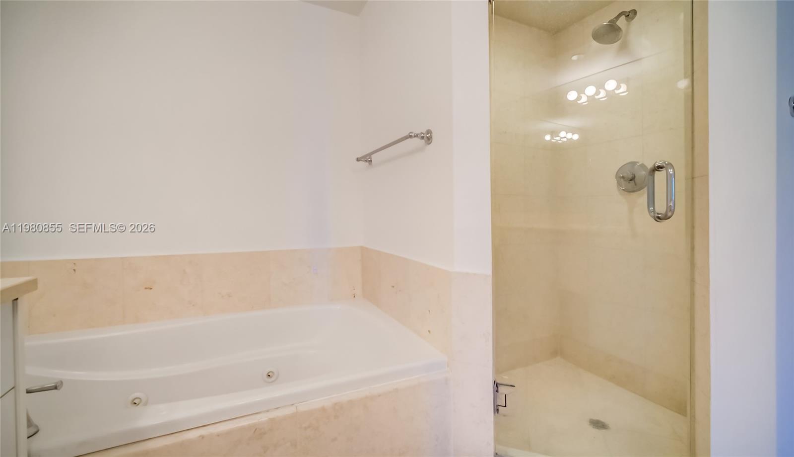 20000 E Country Club Dr #512, Aventura FL 33180