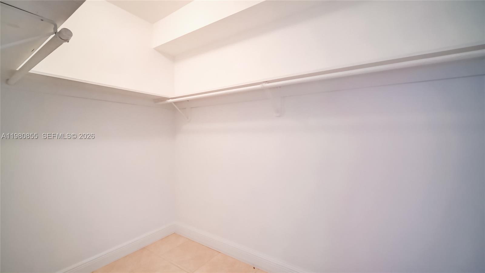 20000 E Country Club Dr #512, Aventura FL 33180