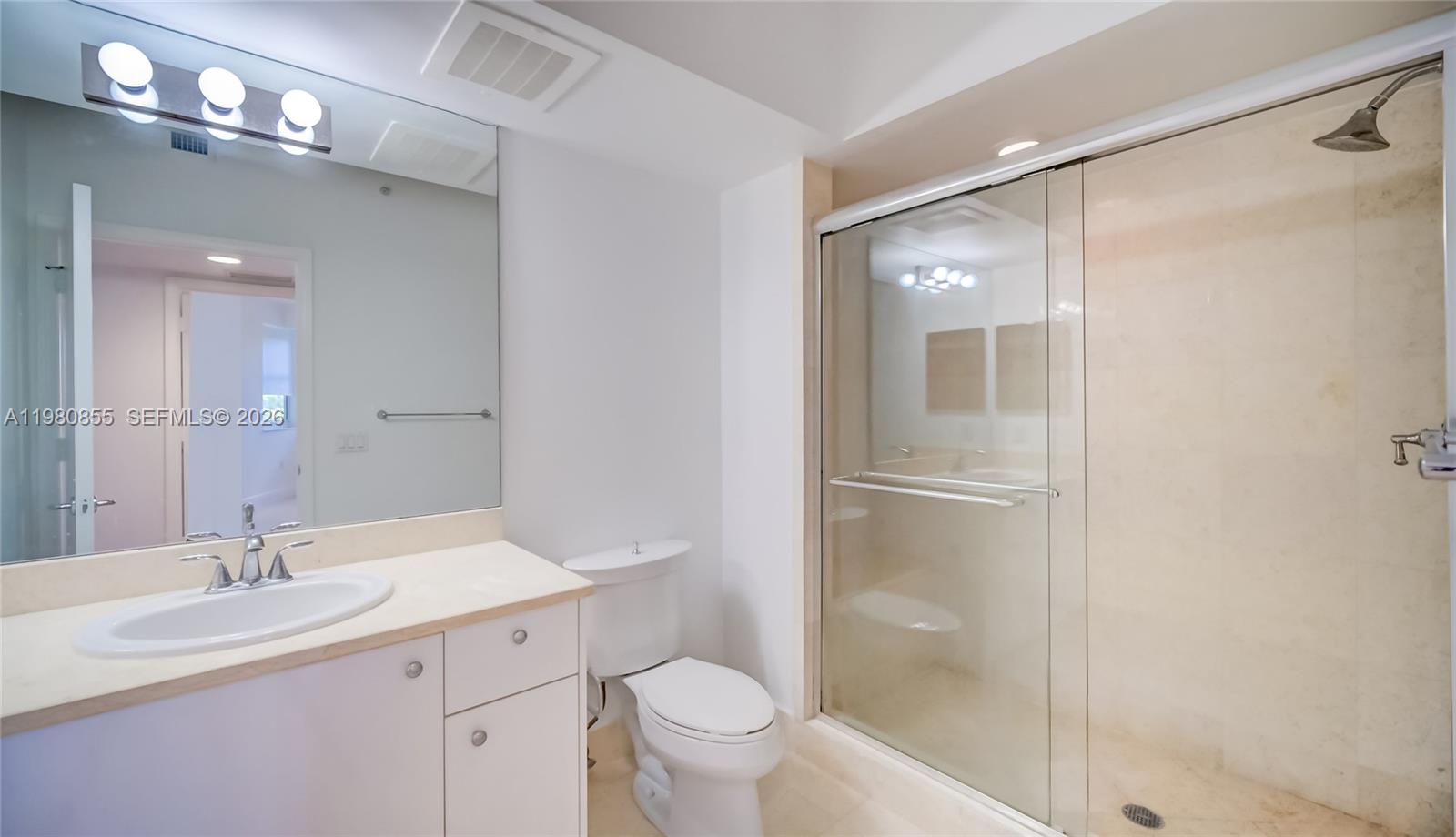 20000 E Country Club Dr #512, Aventura FL 33180