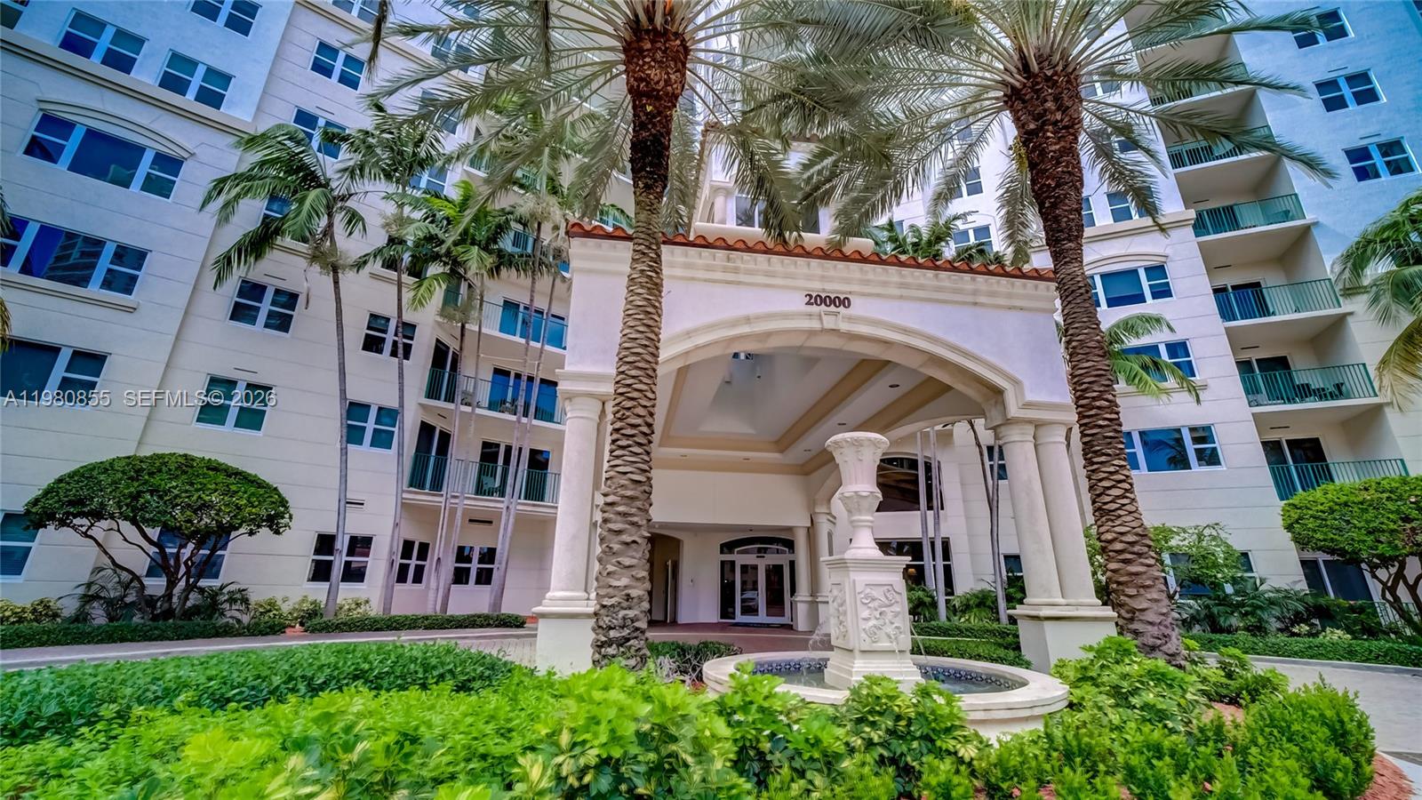 20000 E Country Club Dr #512, Aventura FL 33180