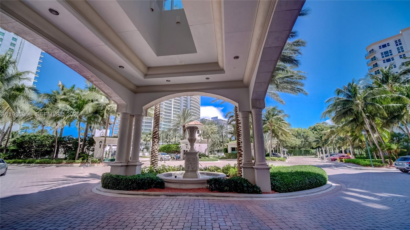 20000 E Country Club Dr #512, Aventura FL 33180