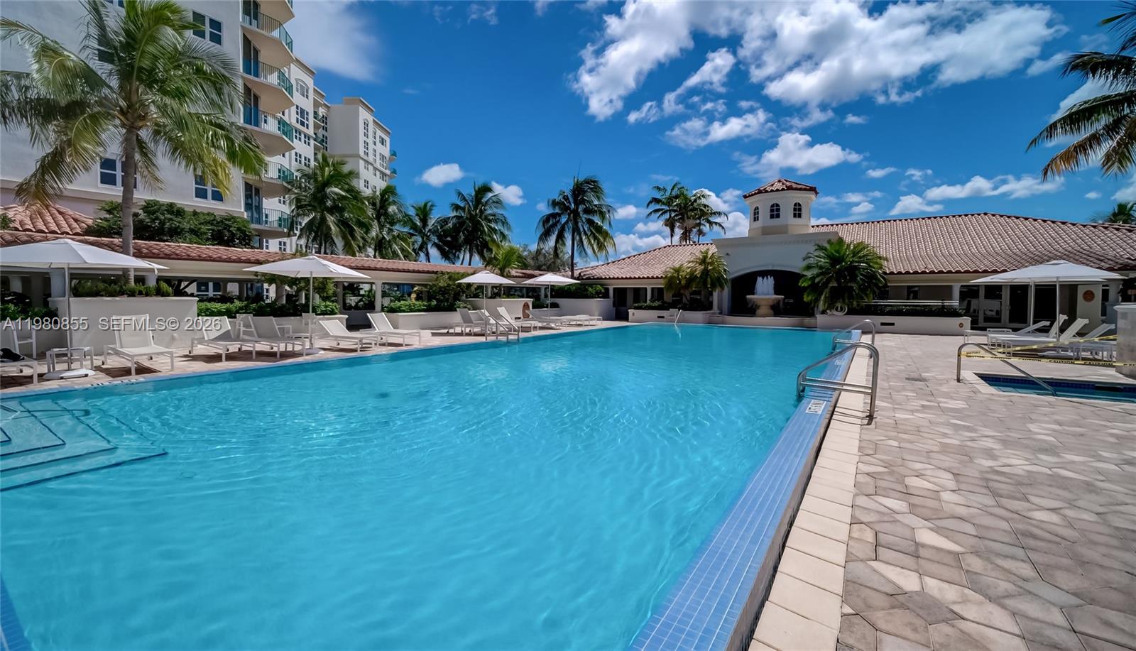 20000 E Country Club Dr #512, Aventura FL 33180