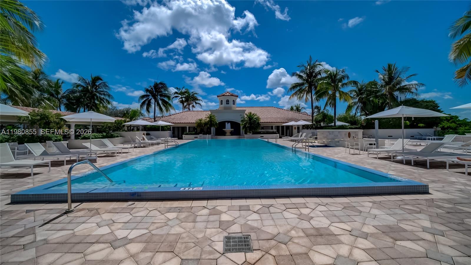 20000 E Country Club Dr #512, Aventura FL 33180