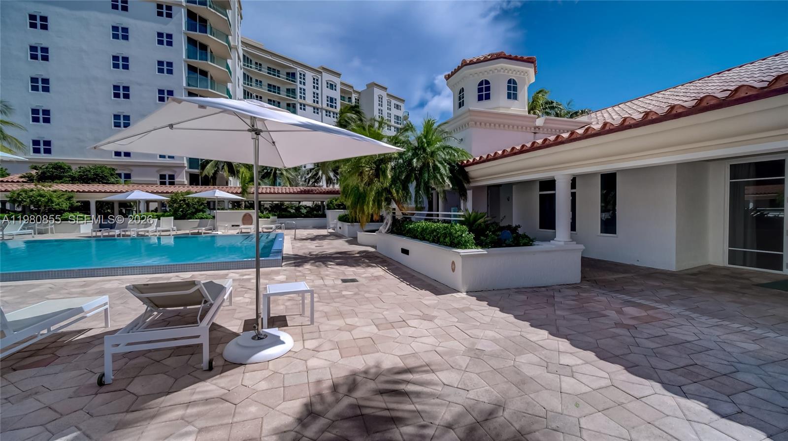 20000 E Country Club Dr #512, Aventura FL 33180