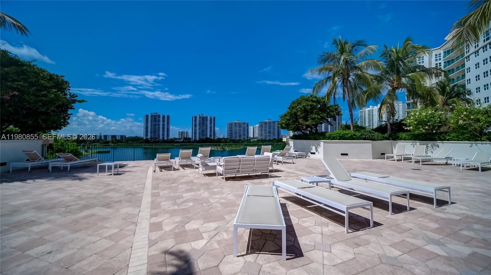 20000 E Country Club Dr #512, Aventura FL 33180