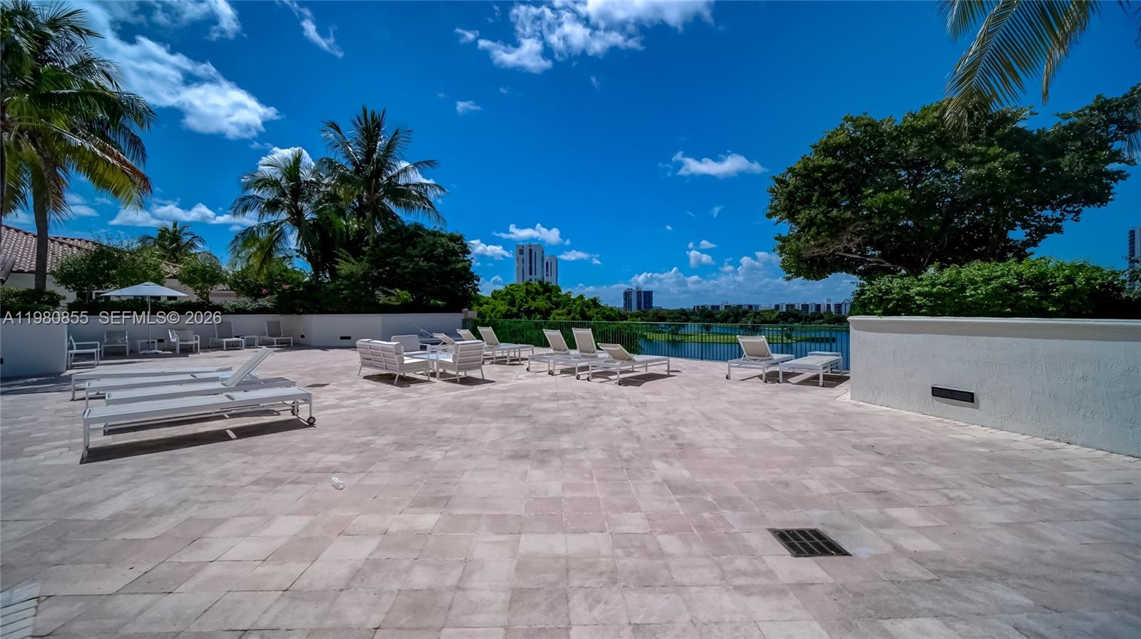 20000 E Country Club Dr #512, Aventura FL 33180