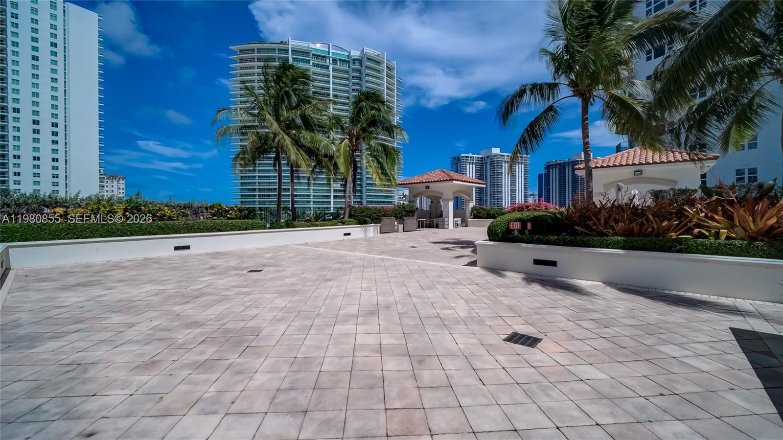 20000 E Country Club Dr #512, Aventura FL 33180