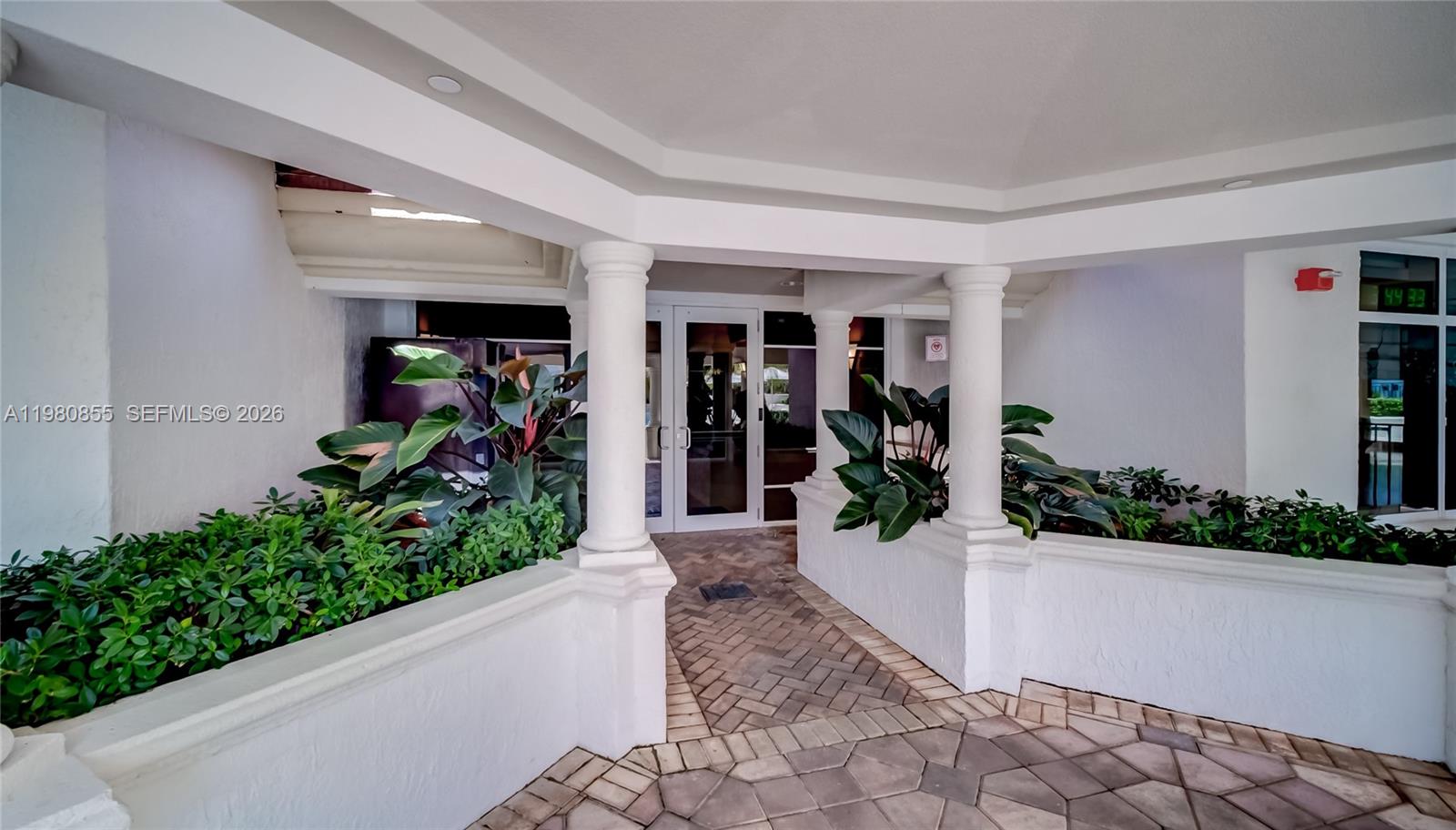 20000 E Country Club Dr #512, Aventura FL 33180