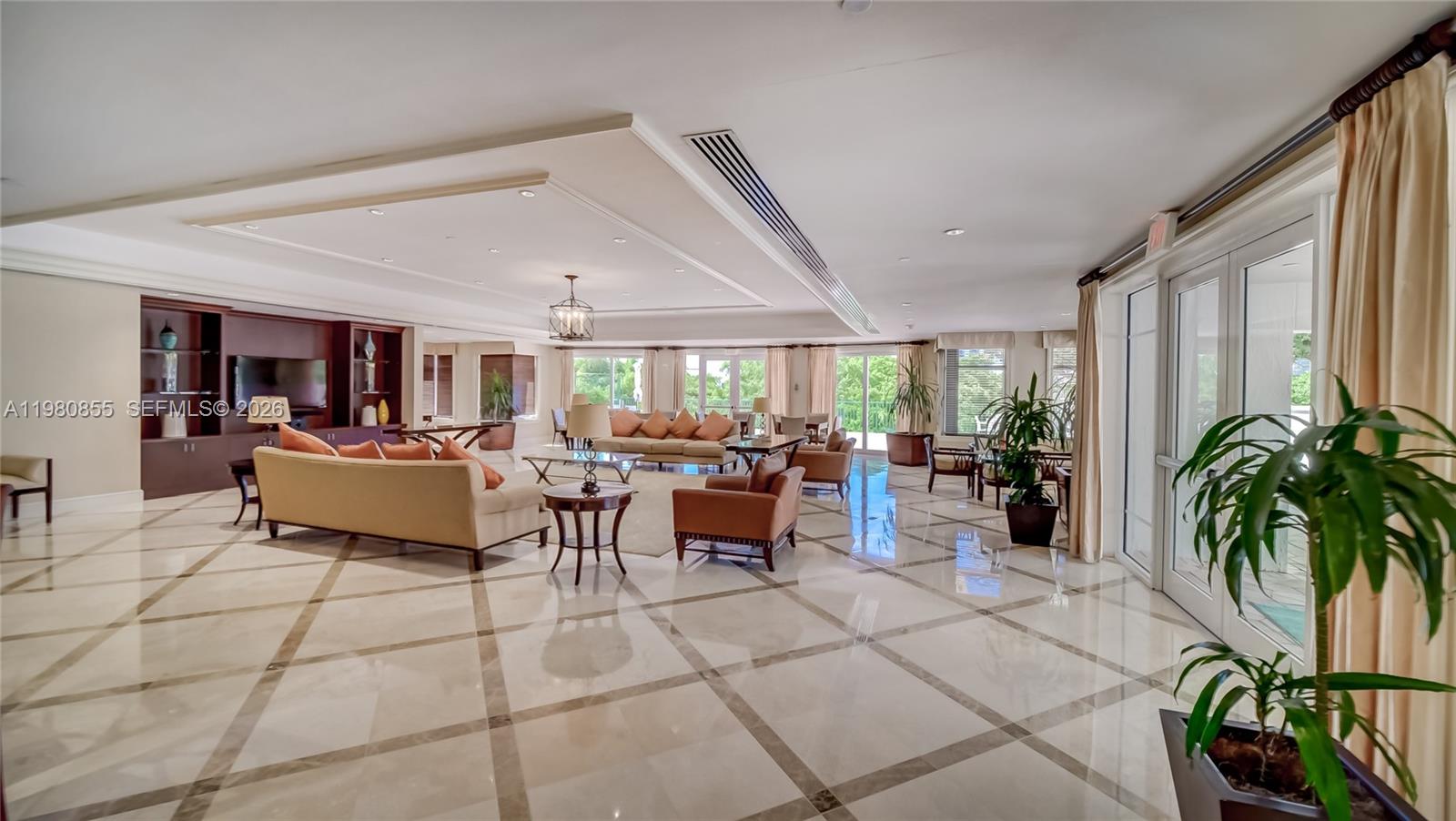 20000 E Country Club Dr #512, Aventura FL 33180