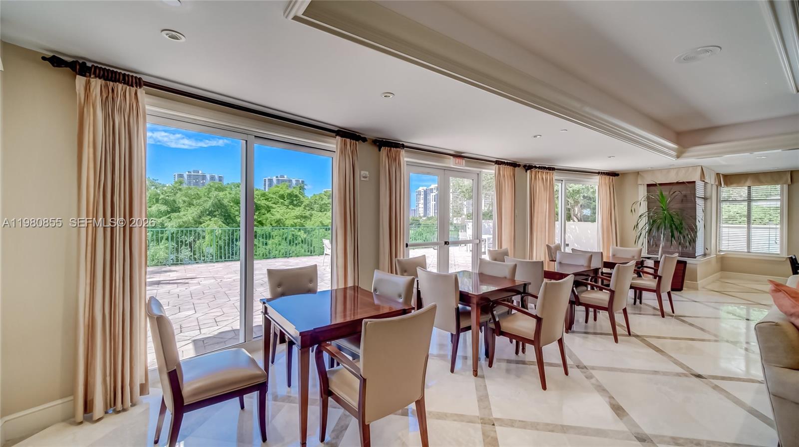 20000 E Country Club Dr #512, Aventura FL 33180