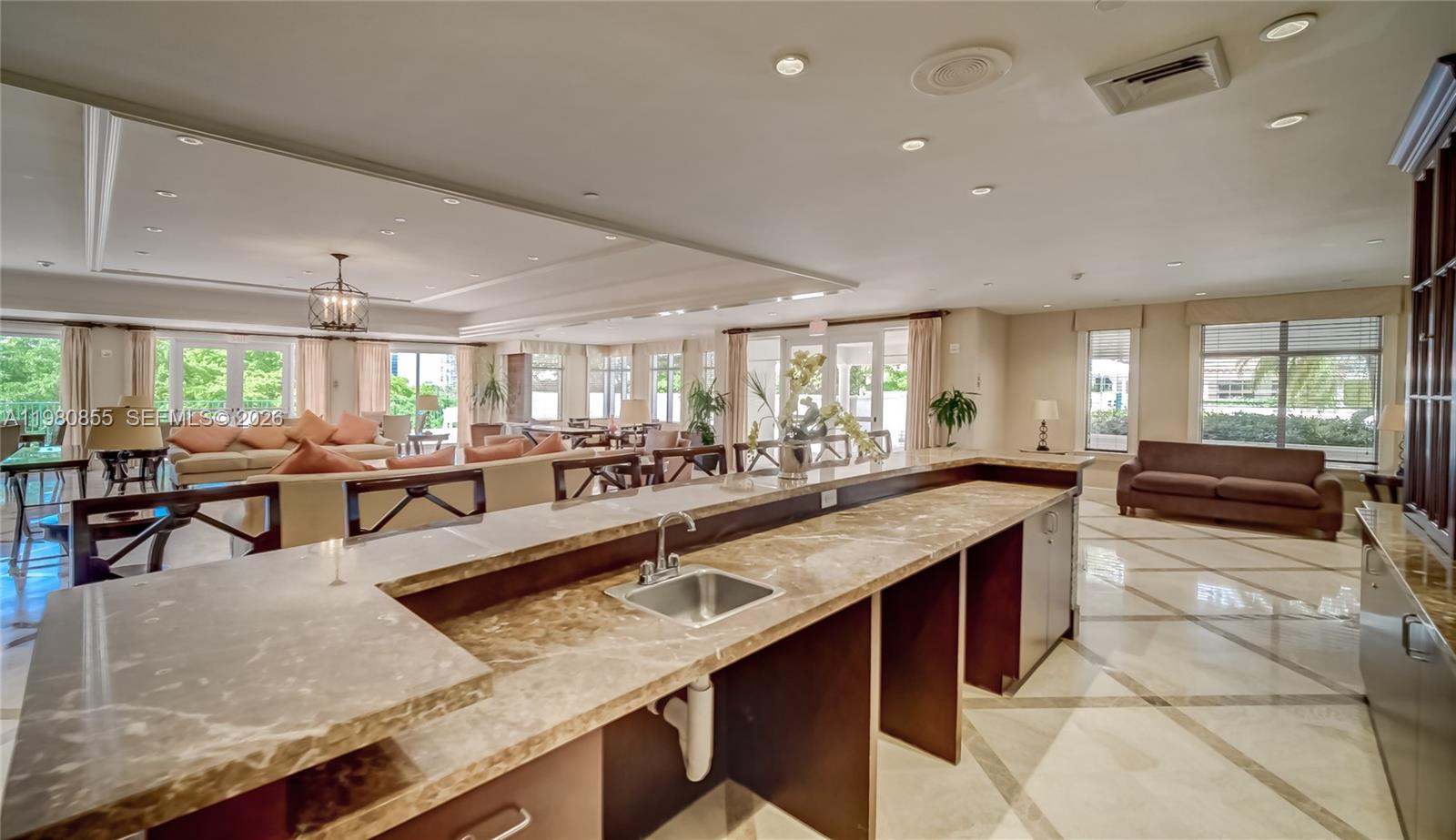 20000 E Country Club Dr #512, Aventura FL 33180