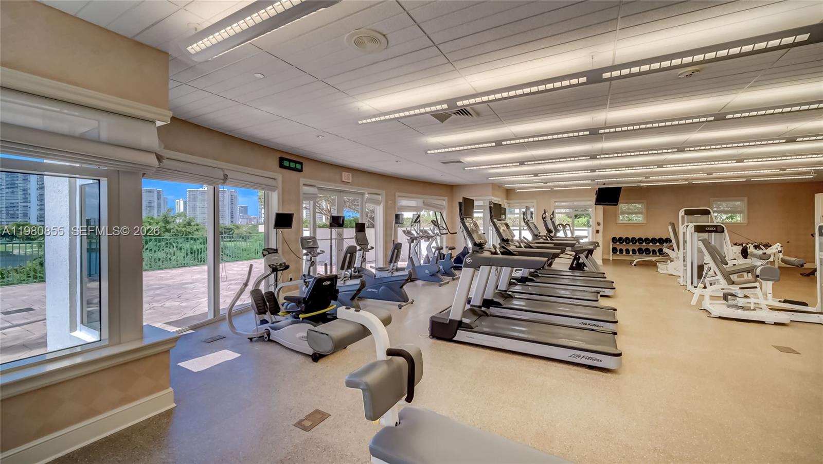 20000 E Country Club Dr #512, Aventura FL 33180