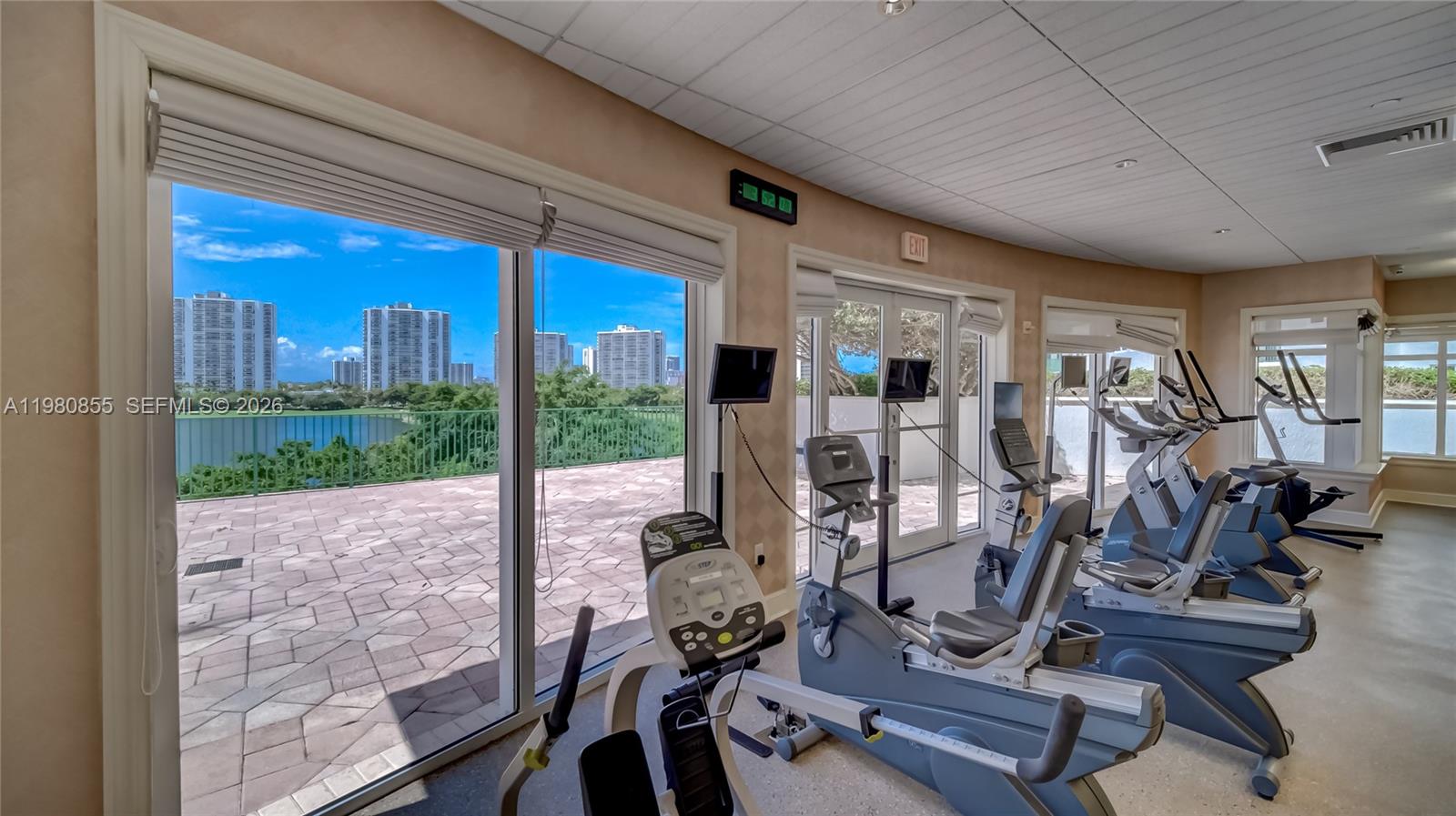 20000 E Country Club Dr #512, Aventura FL 33180