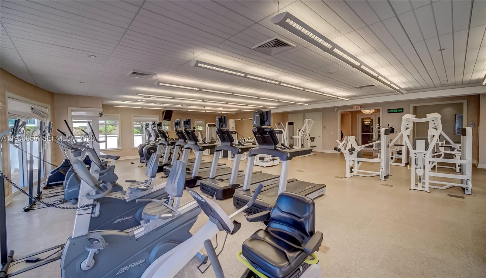 20000 E Country Club Dr #512, Aventura FL 33180